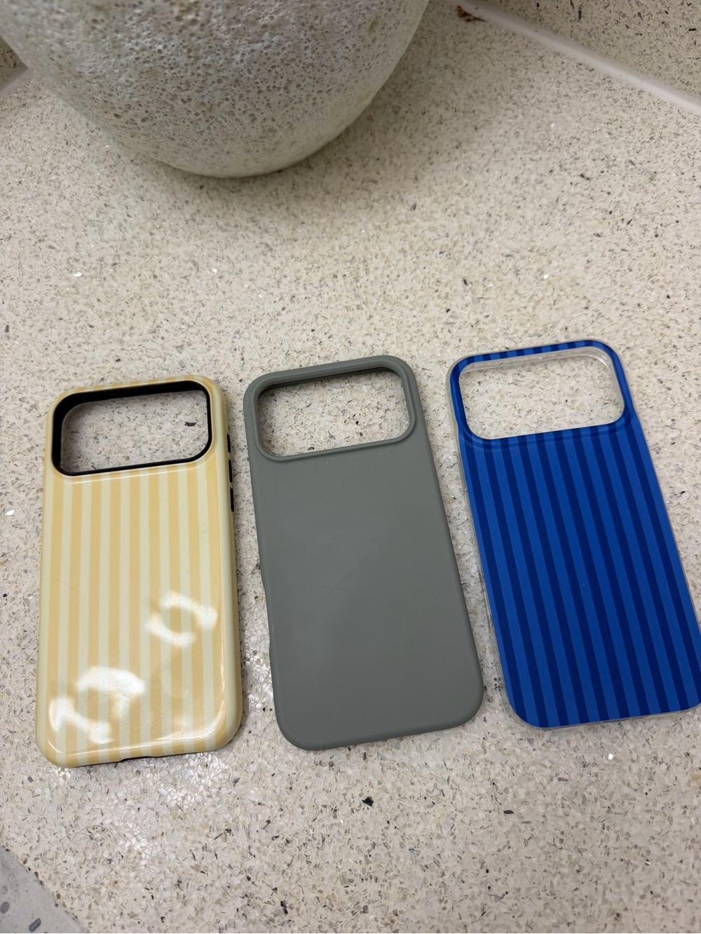iPhone 17 pro max case bundle - Picture 2 of 5